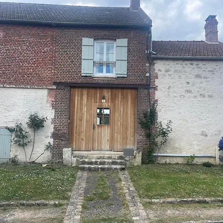 Holiday home Proche Paris Du Parc Asterix Et Golf Au Bout Du Jardin